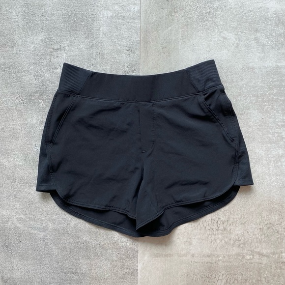 90 degrees running shorts